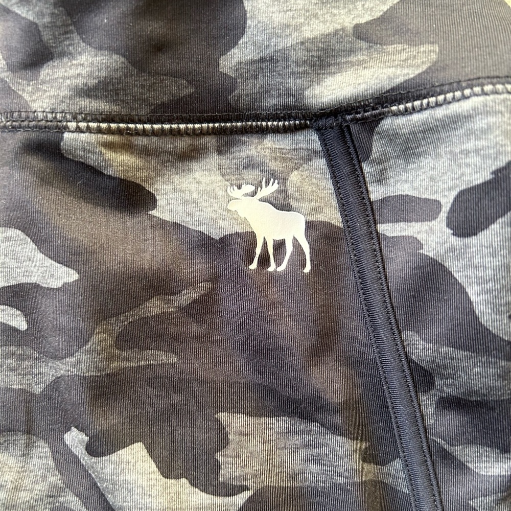 Black and grey camp leggings